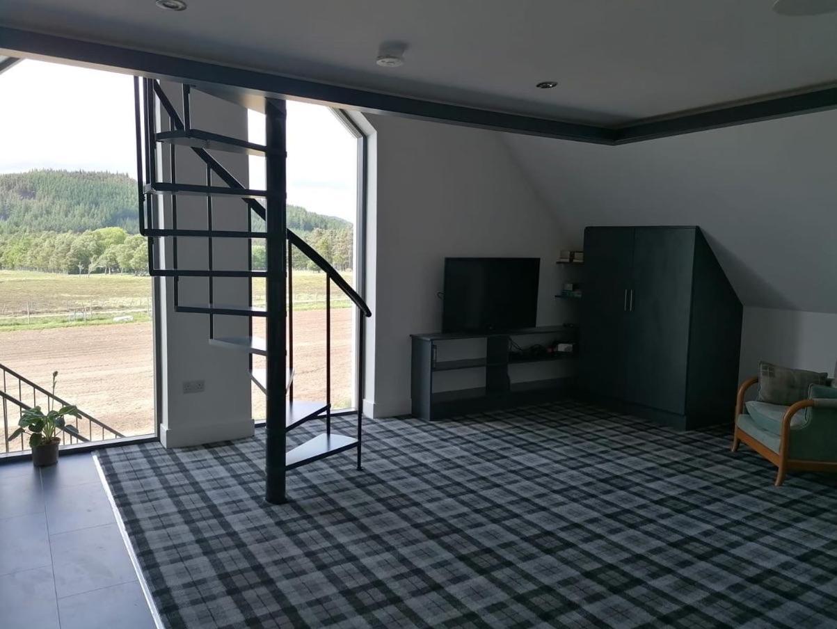 Rest At Last - Highland Apartment With Private Hot Tub Whitebridge  Buitenkant foto